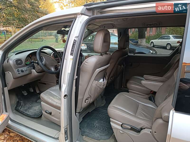 Минивэн Chrysler Voyager 2003 в Мукачево