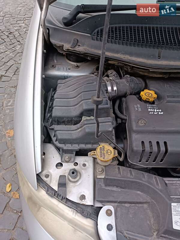 Минивэн Chrysler Voyager 2003 в Мукачево