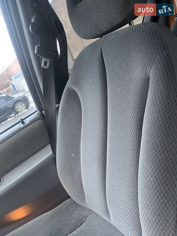 Минивэн Chrysler Voyager 2005 в Киеве