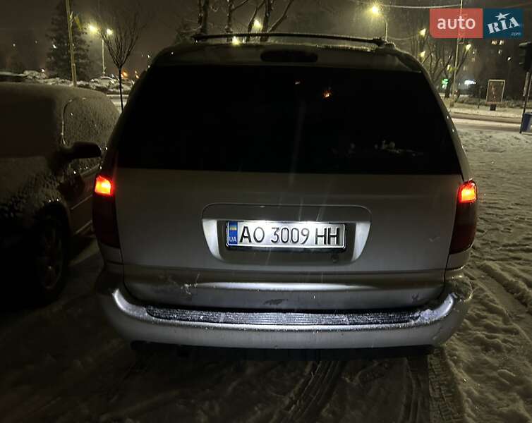 Мінівен Chrysler Voyager 2004 в 