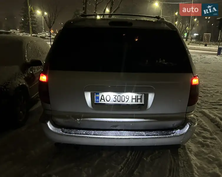 Мінівен Chrysler Voyager 2004 в 