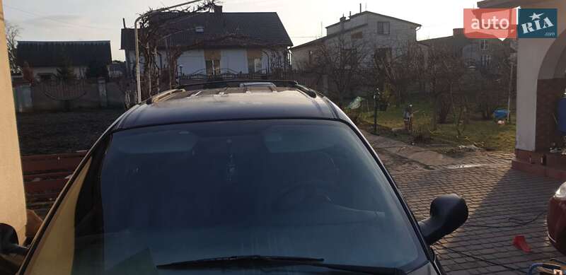 Минивэн Chrysler Voyager 2006 в Жовкве