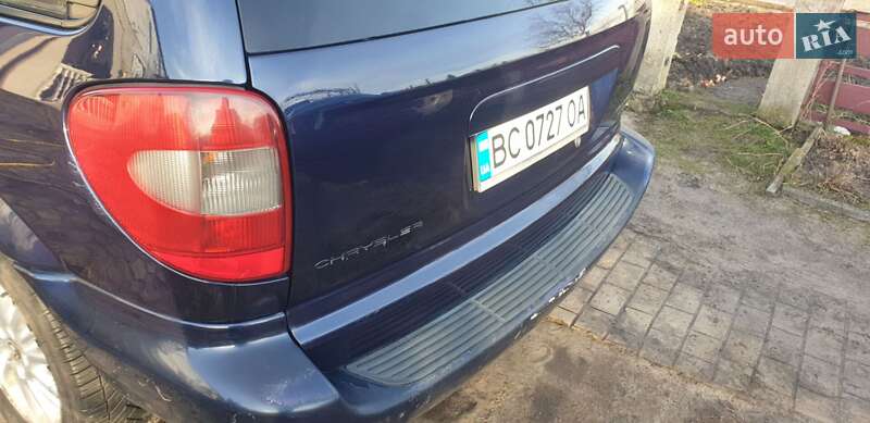 Минивэн Chrysler Voyager 2006 в Жовкве