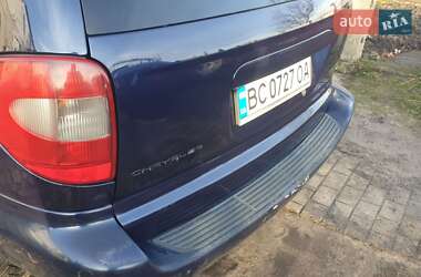 Минивэн Chrysler Voyager 2006 в 
