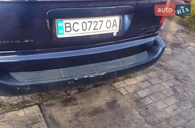 Минивэн Chrysler Voyager 2006 в 