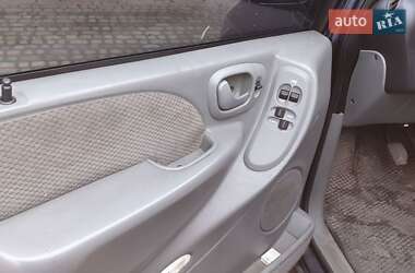Минивэн Chrysler Voyager 2006 в 
