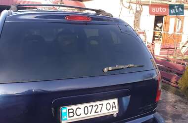 Минивэн Chrysler Voyager 2006 в 