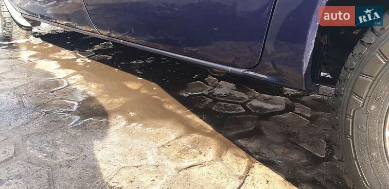 Минивэн Chrysler Voyager 2006 в Жовкве