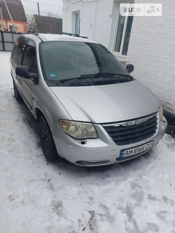 Мінівен Chrysler Voyager 2005 в Михайлівці-Рубежівці