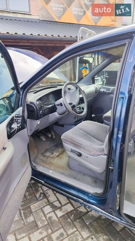 Мінівен Chrysler Voyager 2000 в Немирові