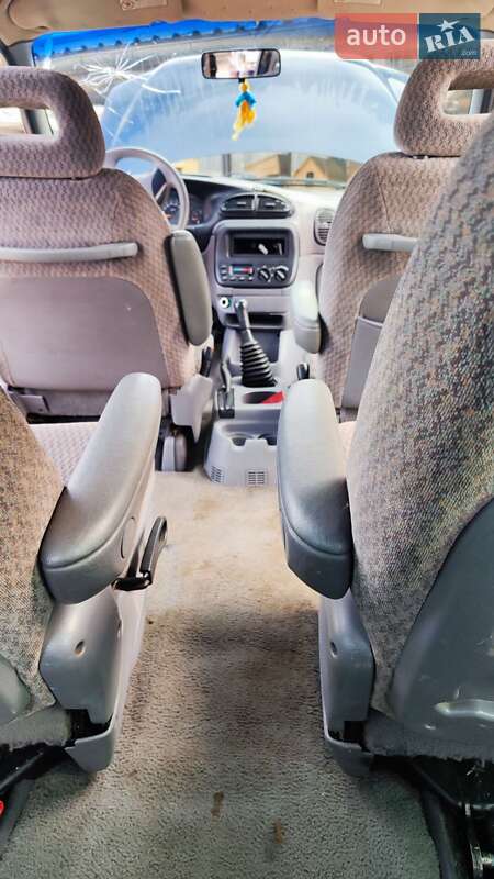 Мінівен Chrysler Voyager 2000 в Немирові