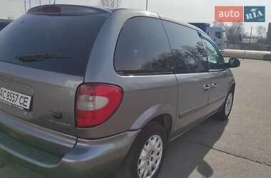 Минивэн Chrysler Voyager 2006 в 