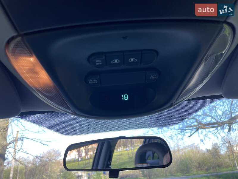 Минивэн Chrysler Voyager 2004 в Великодолинском фото 5 Минивэн Chrysler Voyager 2004 в Великодолинском