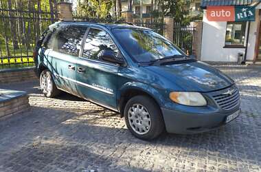 Минивэн Chrysler Voyager 2001 в 