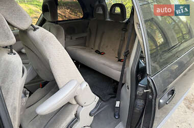 Минивэн Chrysler Voyager 2002 в 