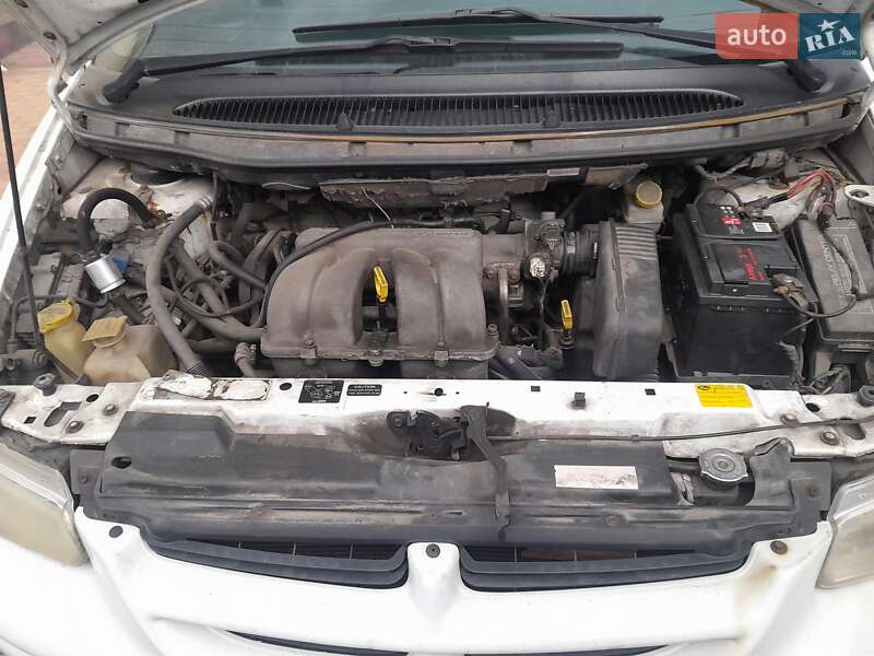 Минивэн Chrysler Voyager 2000 в Киеве