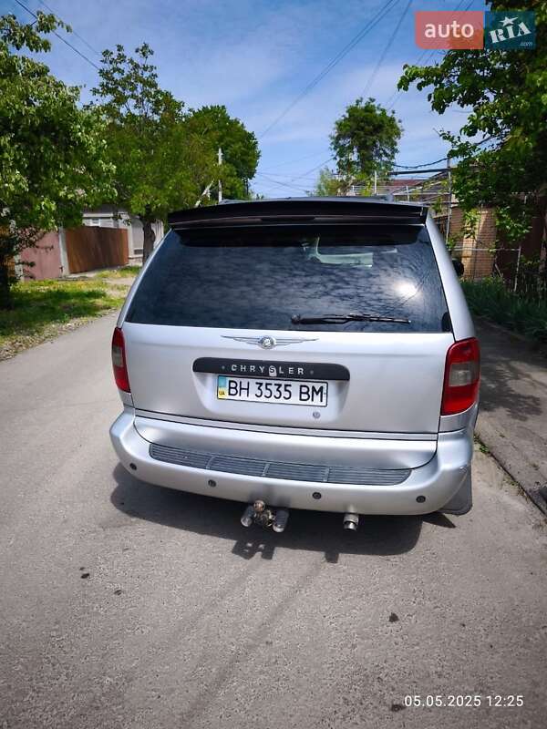 Минивэн Chrysler Voyager 2005 в 