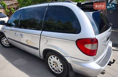 Минивэн Chrysler Voyager 2005 в 