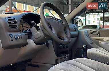 Универсал Chrysler Voyager 2003 в 
