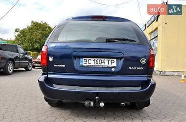 Минивэн Chrysler Voyager 2003 в 