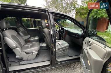 Минивэн Chrysler Voyager 2005 в 