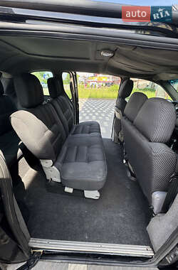 Минивэн Chrysler Voyager 2003 в 