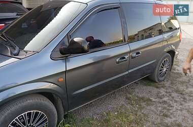 Минивэн Chrysler Voyager 2001 в 