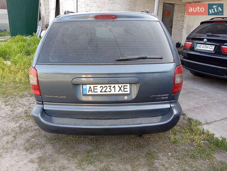Минивэн Chrysler Voyager 2001 в Каменском