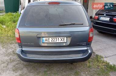 Минивэн Chrysler Voyager 2001 в 