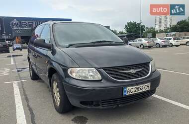 Минивэн Chrysler Voyager 2001 в 