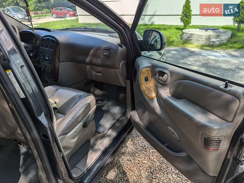 Універсал Chrysler Voyager 2001 в Львові