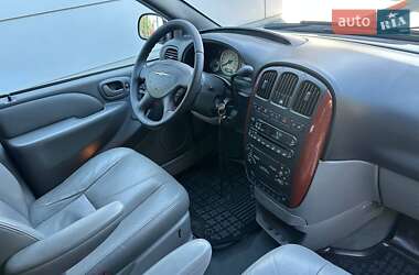 Минивэн Chrysler Voyager 2004 в 