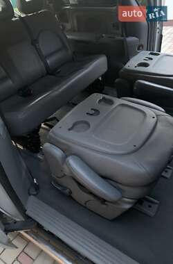 Минивэн Chrysler Voyager 2005 в 