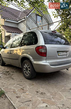 Минивэн Chrysler Voyager 2002 в 
