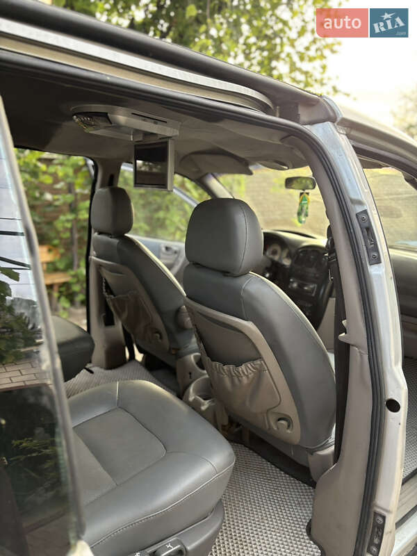 Минивэн Chrysler Voyager 2002 в Броварах