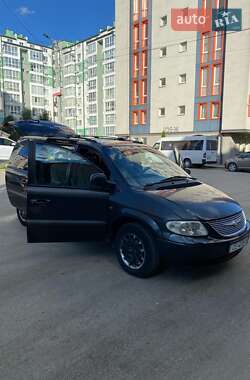 Минивэн Chrysler Voyager 2002 в Черновцах