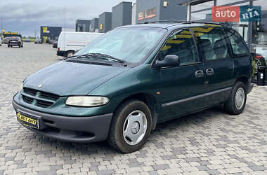 Минивэн Chrysler Voyager 1999 в 