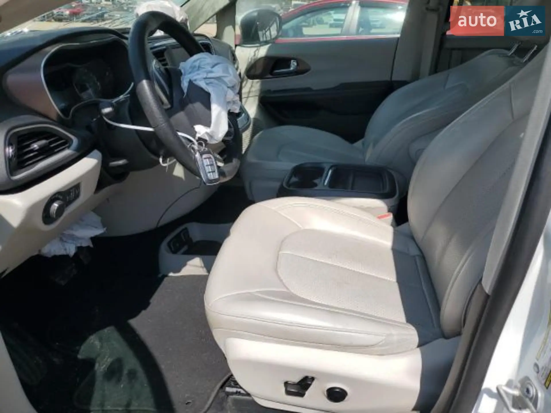 2021 Chrysler Voyager - мініатюра 11