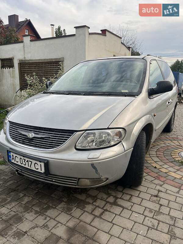 Минивэн Chrysler Voyager 2001 в Луцке