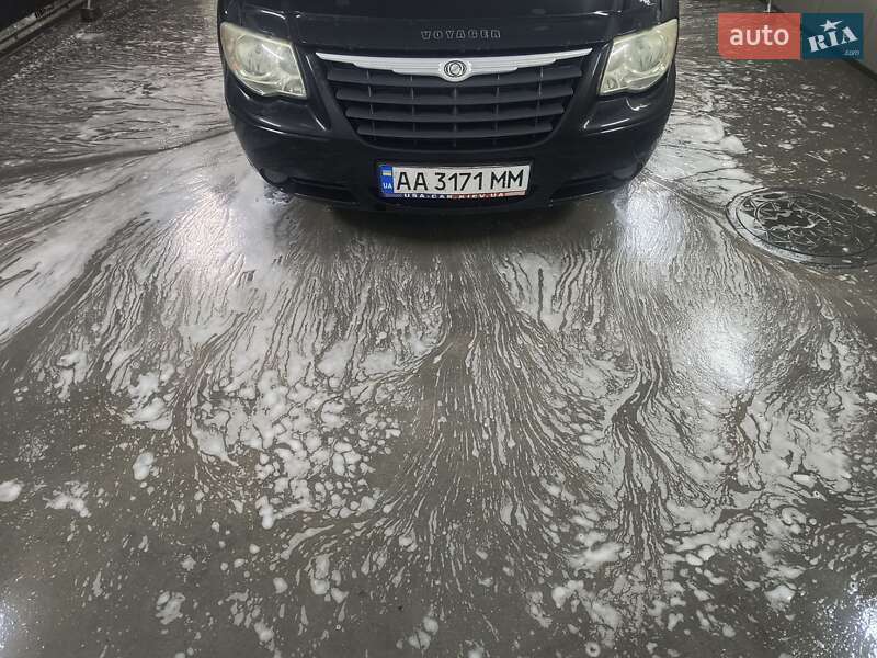 Минивэн Chrysler Voyager 2005 в Киеве фото 10 Минивэн Chrysler Voyager 2005 в Киеве