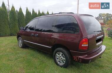 Минивэн Chrysler Voyager 1998 в 