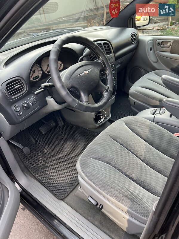 Минивэн Chrysler Voyager 2006 в Одессе