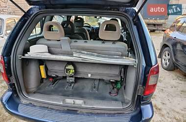 Минивэн Chrysler Voyager 2005 в 