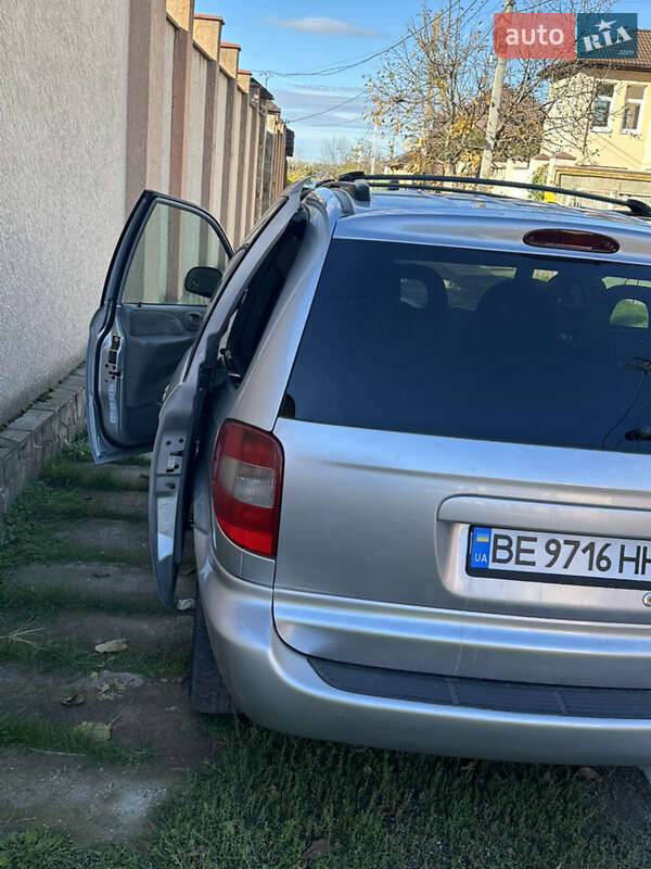 Минивэн Chrysler Voyager 2003 в Николаеве