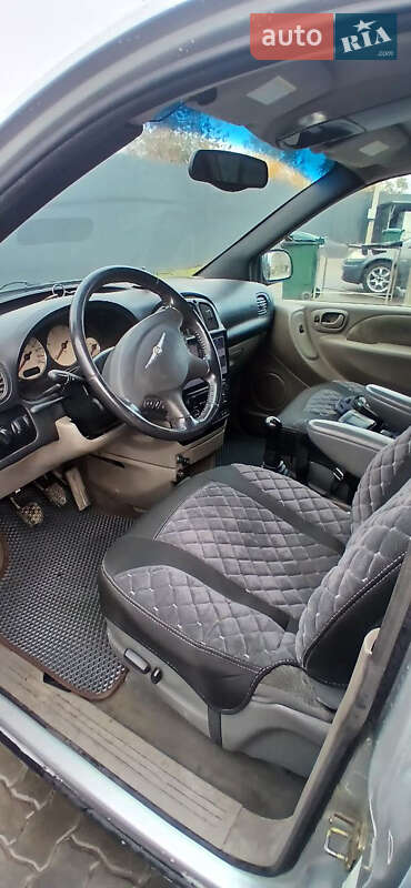 Минивэн Chrysler Voyager 2003 в Николаеве
