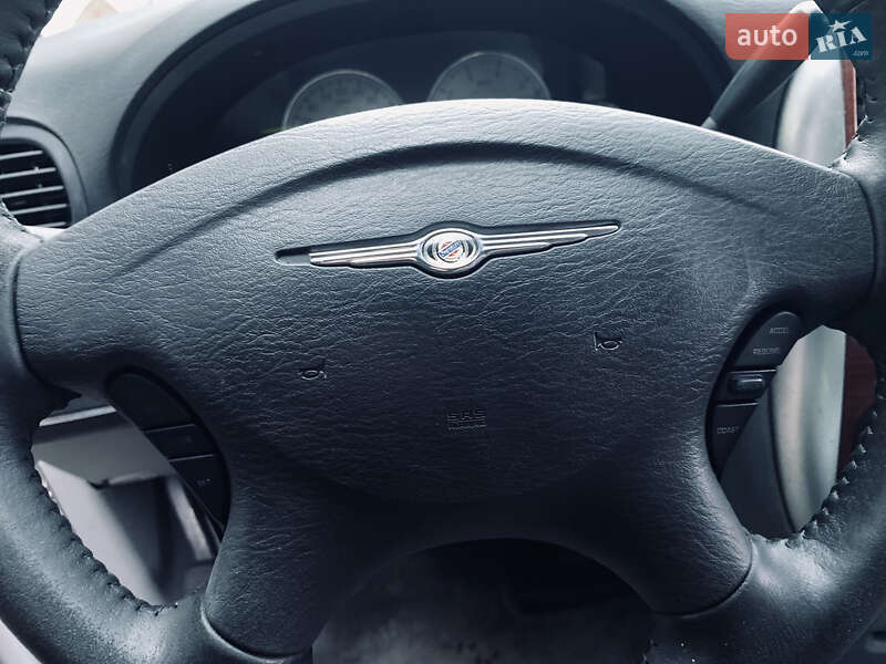 Мінівен Chrysler Voyager 2006 в Житомирі