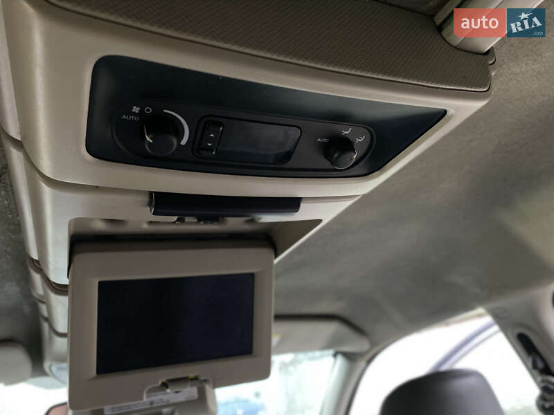 Мінівен Chrysler Voyager 2006 в Житомирі