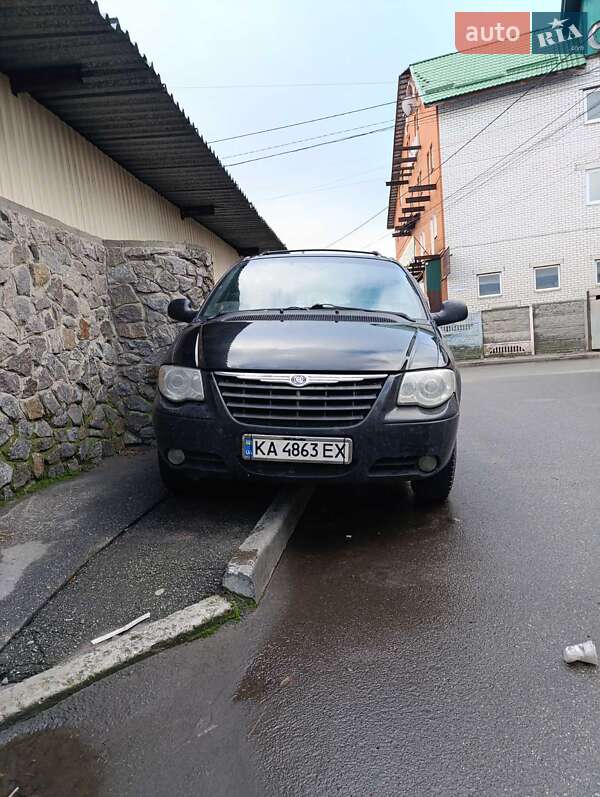 Минивэн Chrysler Voyager 2005 в Киеве