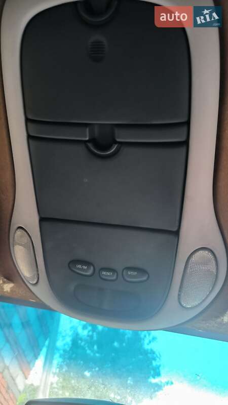 Седан Chrysler Voyager 1999 в Ужгороді