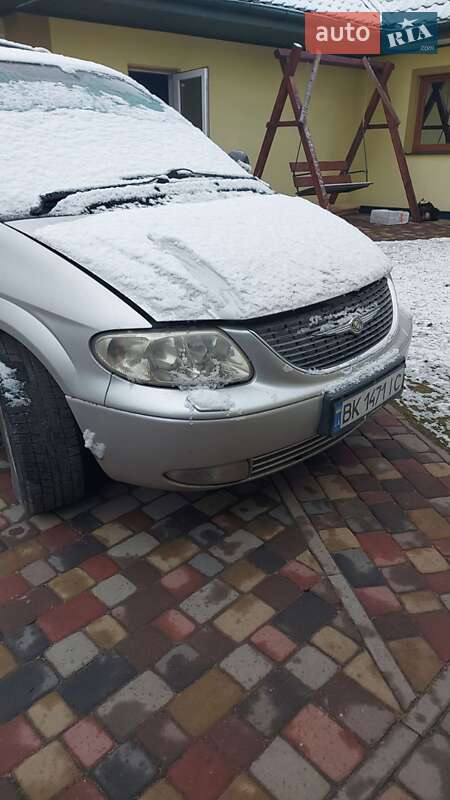Минивэн Chrysler Voyager 2003 в Сарнах